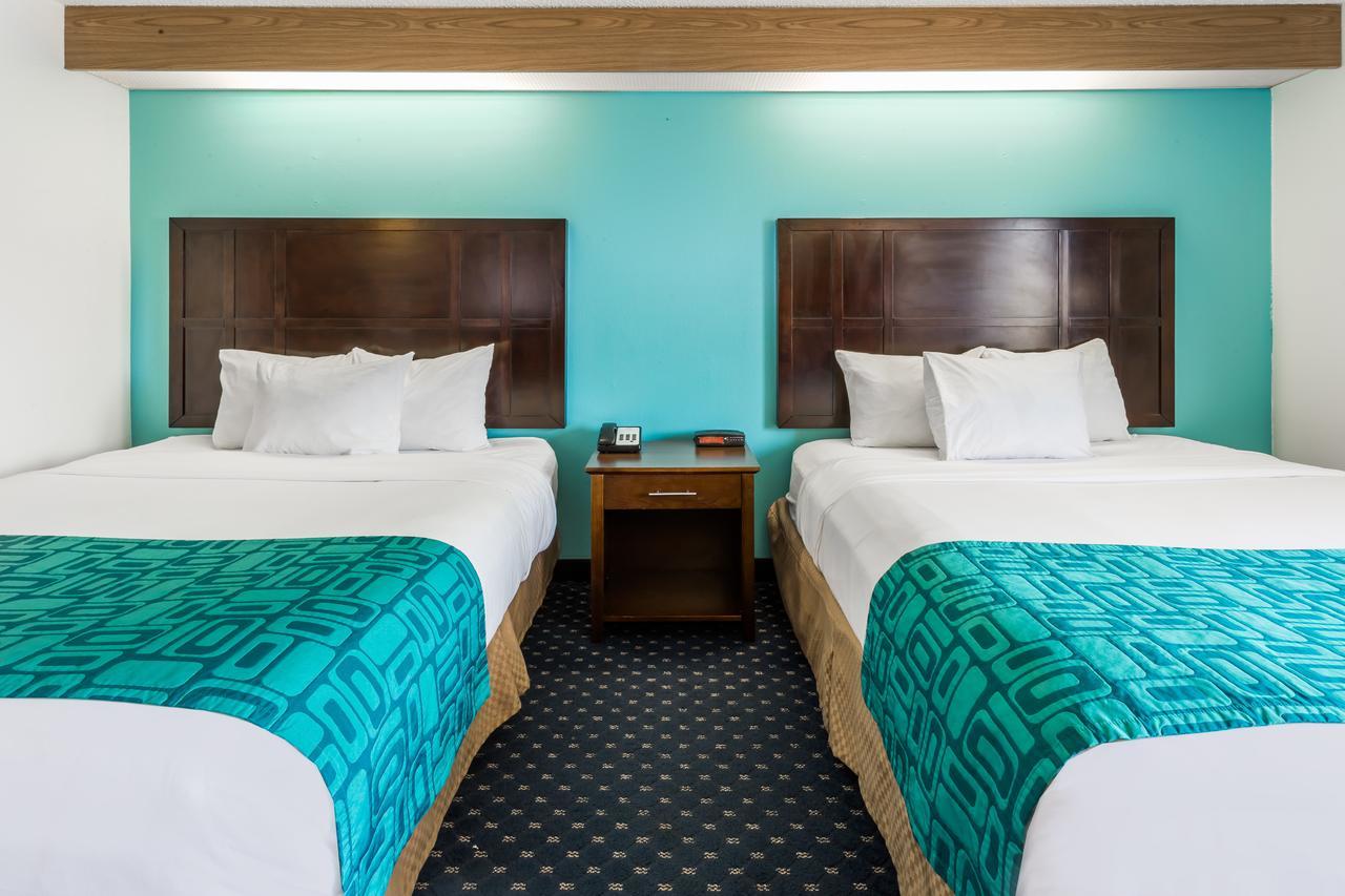 Howard Johnson By Wyndham Vancouver Hotel & Suites ภายนอก รูปภาพ