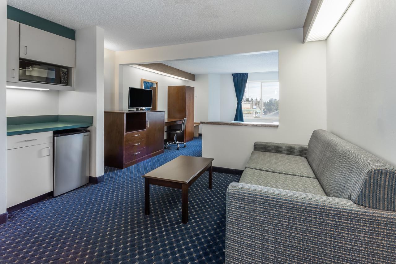 Howard Johnson By Wyndham Vancouver Hotel & Suites ภายนอก รูปภาพ