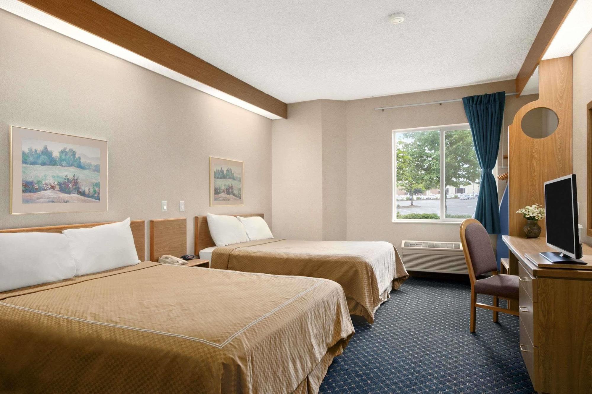 Howard Johnson By Wyndham Vancouver Hotel & Suites ภายนอก รูปภาพ
